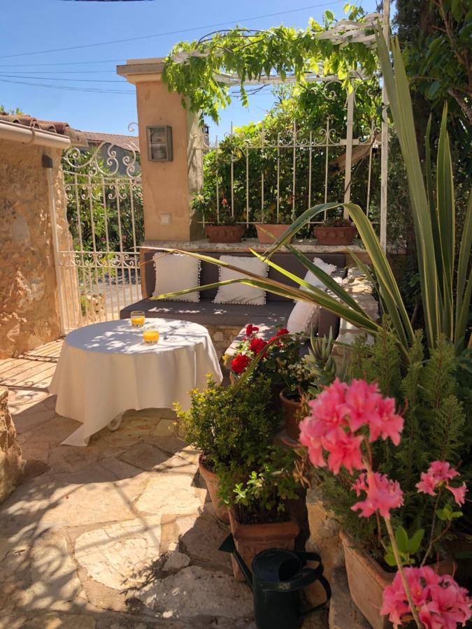 Вилла L'Ile Aux Fleurs Ventabren Экстерьер фото